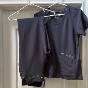 Healing Hands Women's Scrub Set - Dark Gray